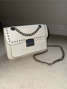 Badgley Mischka White Croc-Embossed Chain Crossbody Bag